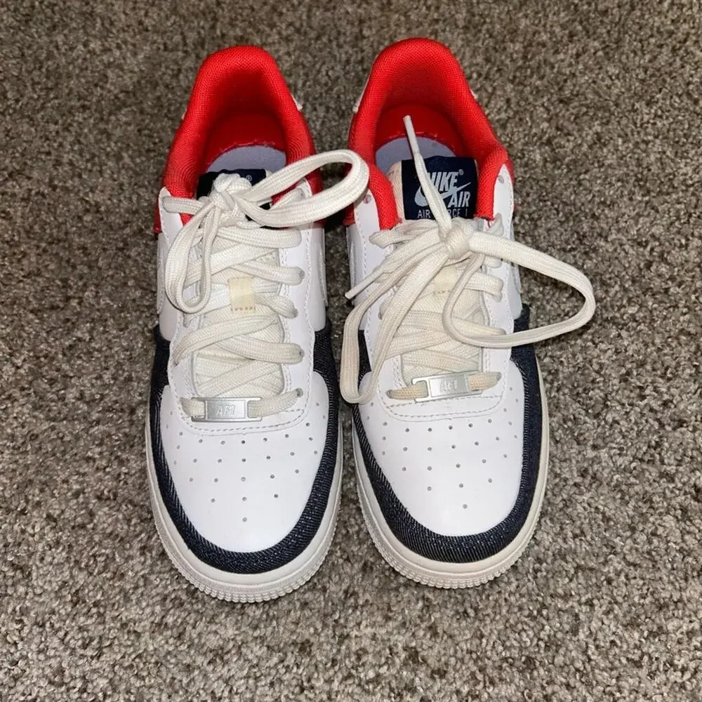 Nike Air Force 1 Low LV8 USA (GS) Size 5